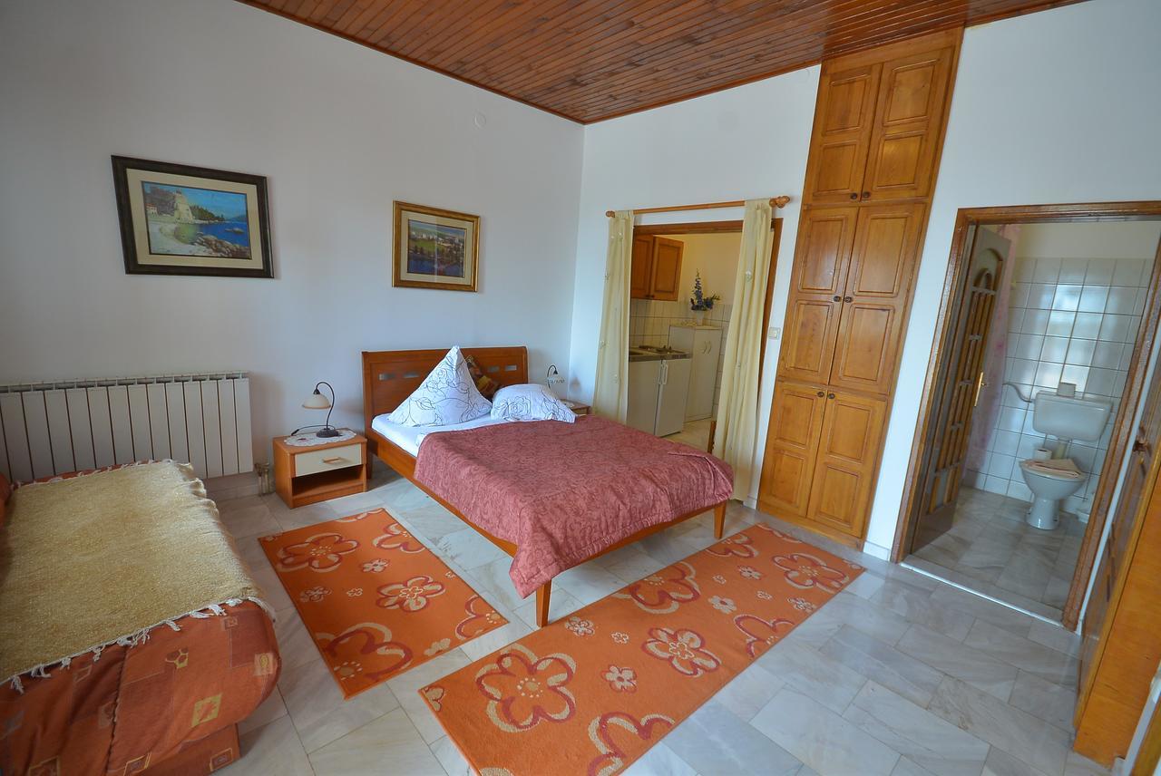 Hotel Vila Margot แฮร์เซ็ก-โนวี ภายนอก รูปภาพ
